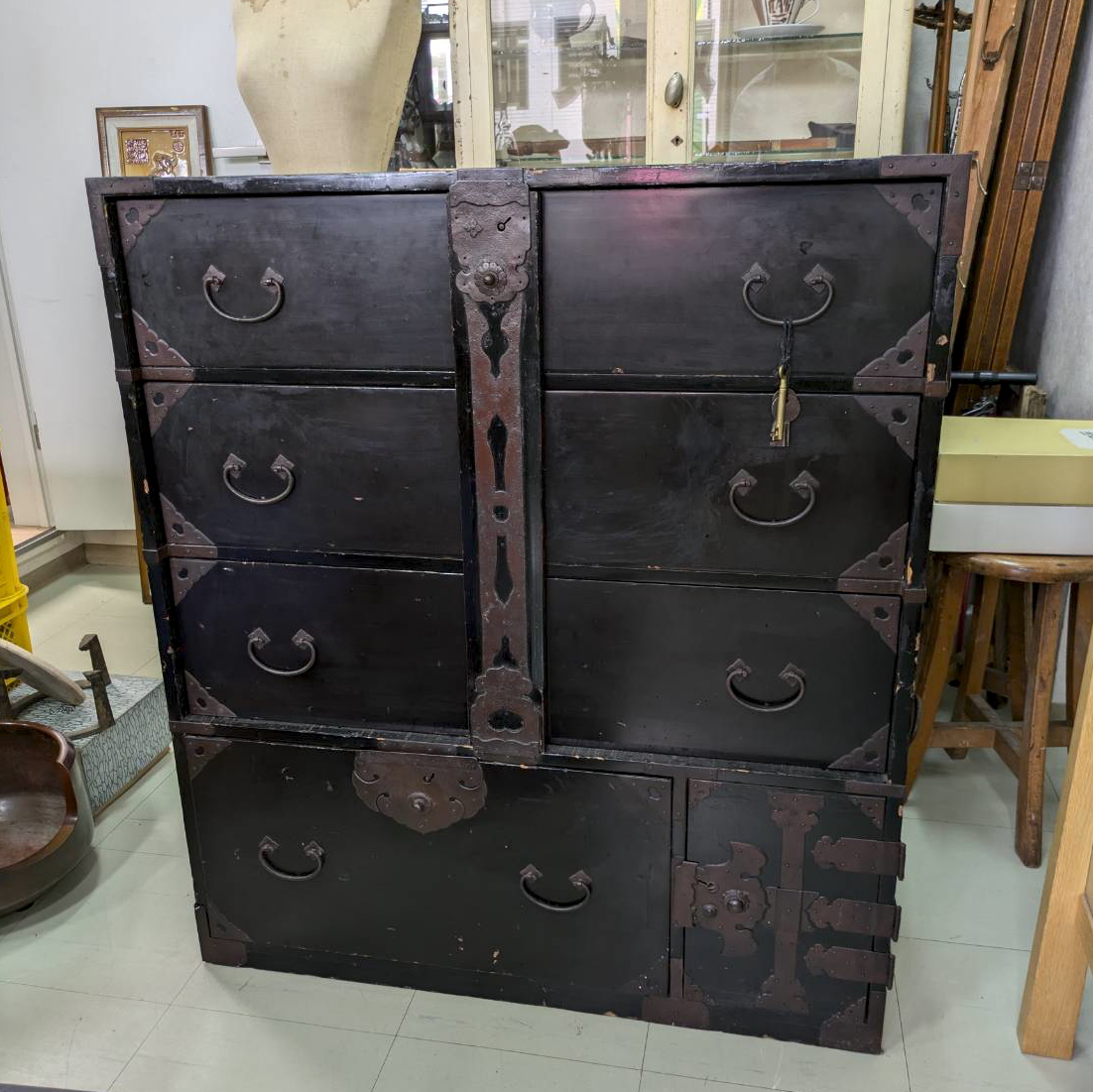 骨董品、時代箪笥の買取りご相談下さいませ！ | マルヨシ商店 家電